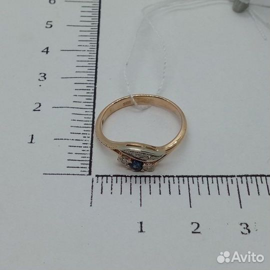 Золотое кольцо с камнем 18р