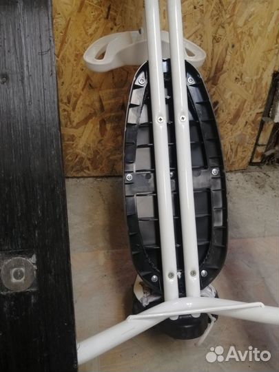 Детский снегокат со спинкой