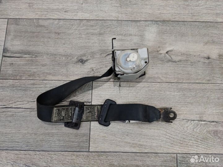 Ремень безопасности задний центр Lancer Лансер 9