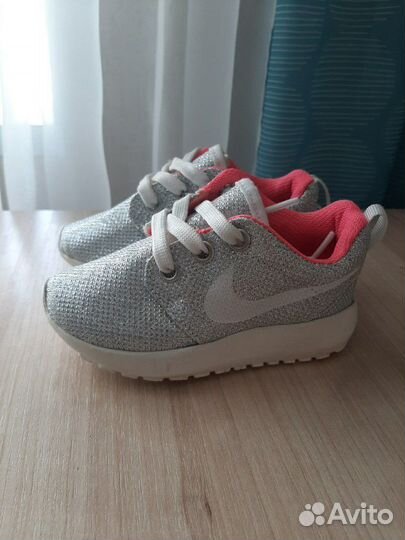 Кроссовки для девочки