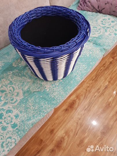 Продам кашпо из искусственного ротанга