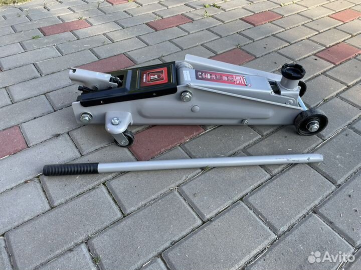 Домкрат подкатной 3 тонны