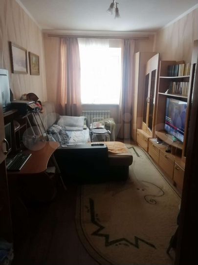 Доля в 2-к. квартире, 69,3 м², 1/5 эт.