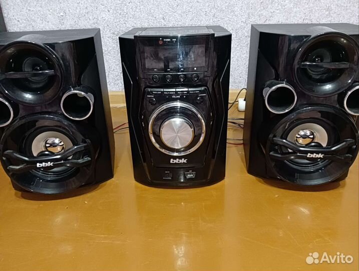Музыкальный центр BBK ams110bt