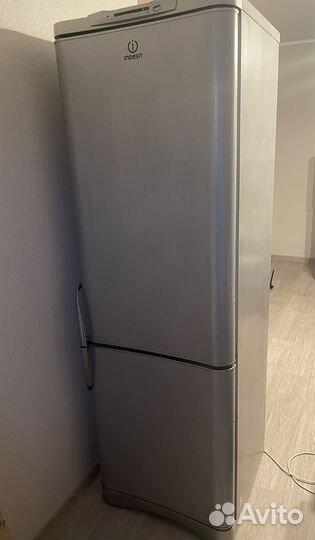 Холодильник Indesit