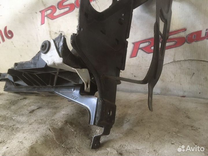 Кронштейн фары правый Bmw 5-Series F10 / F11