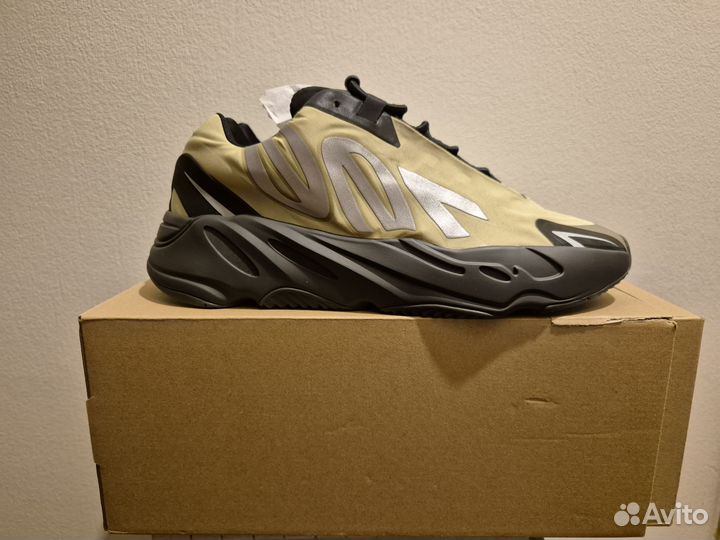 Кроссовки Adidas Yeezy boost 700 mnvn