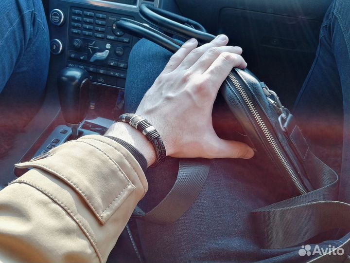 Кожаный браслет