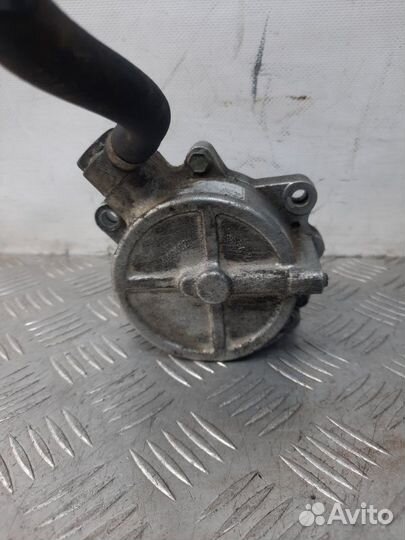 Насос вакуумный Nissan X-Trail внедорожник 5 дв