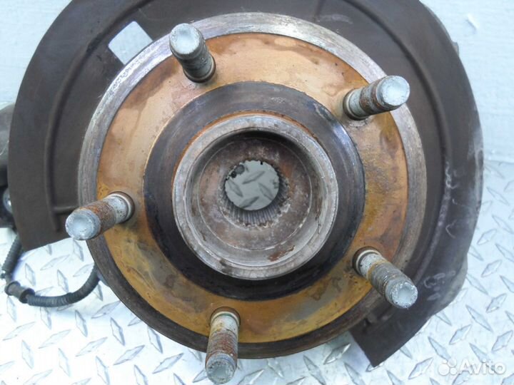 Кулак поворотный правый Dodge Ram 4 1500 68044700