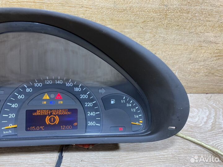 Панель приборов Mercedes W203 дизель 1121166