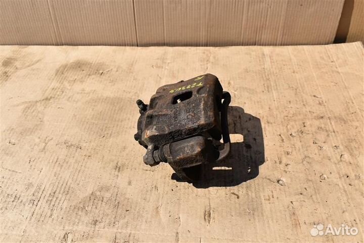 Суппорт передний правый Hyundai Sonata Nf седан