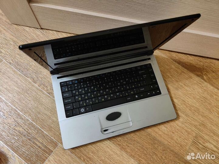 Ноутбук на Core i3-370m, 4гб, SSD 128гб