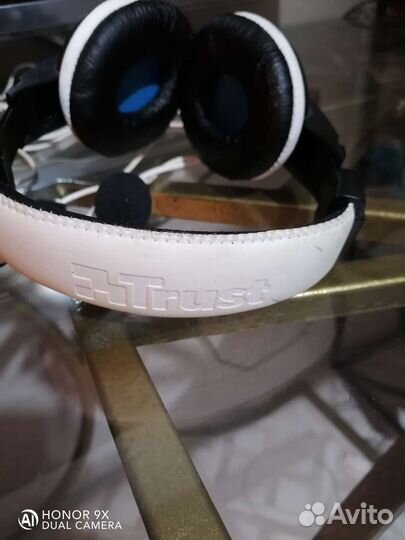 Наушники с микрофоном