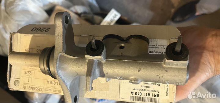 VAG тормозной цилиндр 6R1611019A