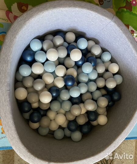 Сухой бассейн с шариками