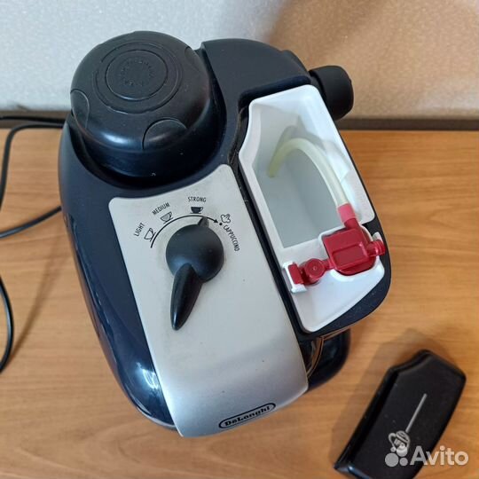 Кофемашина delonghi почти новая