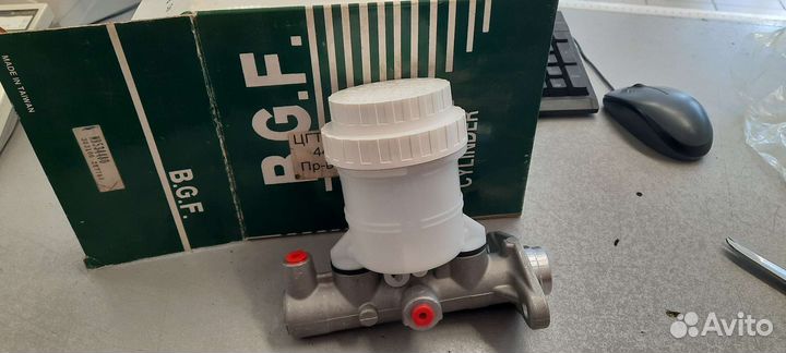 Главный тормозной цилиндр Mitsubishi l200 правый р