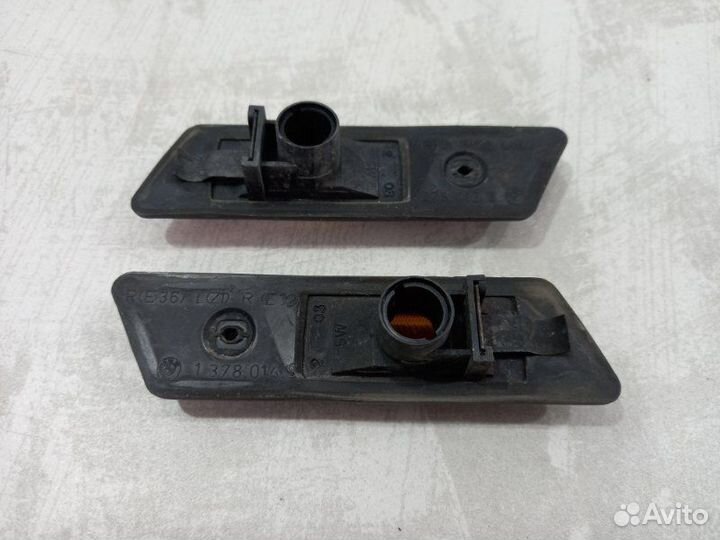 Поворотники в крылья Bmw 750 E32 M70B50 1992