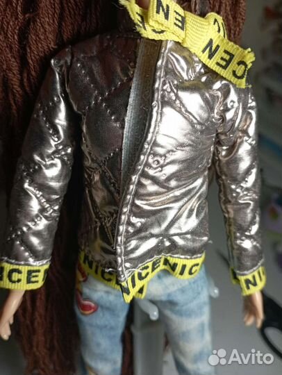 Продаю комплект одежды