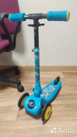 Самокат детский трехколесный