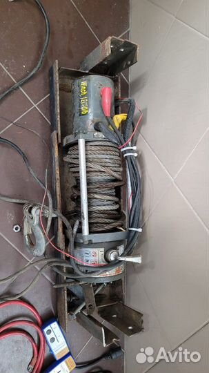 Лебедка электрическая автомобильная