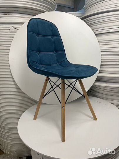 Стул кухонный мягкий Eames (Велюр) синий