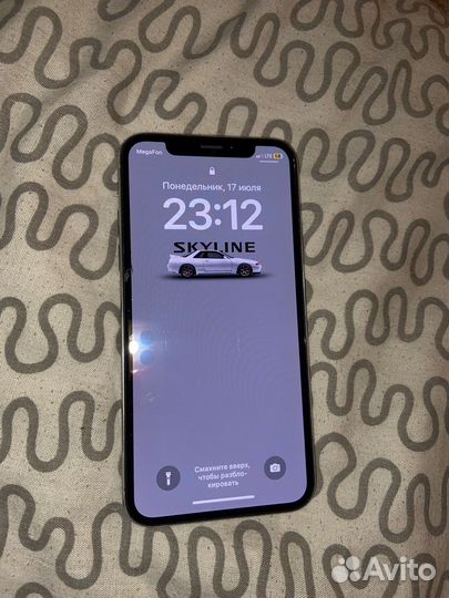 Телефон iPhone 10