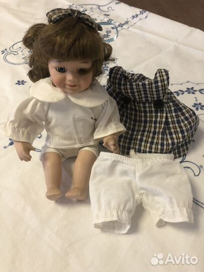 Кукла фарфоровая сидячая Германия