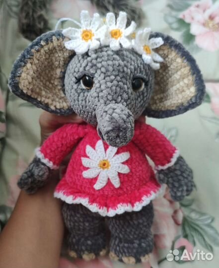 Слоник (плюшевая вязанная игрушка)