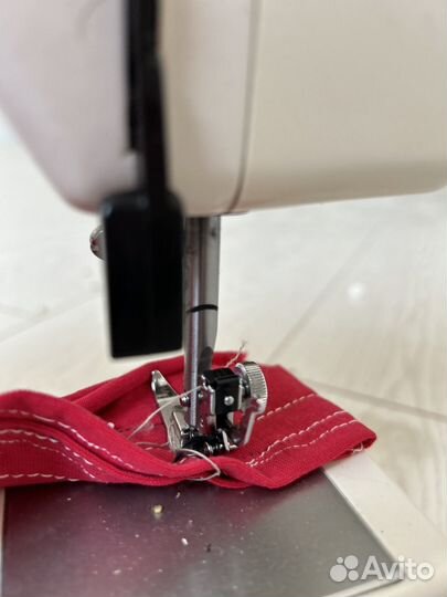 Швейная машина Sakura