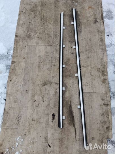 Накладка стекла хромированная Captiva