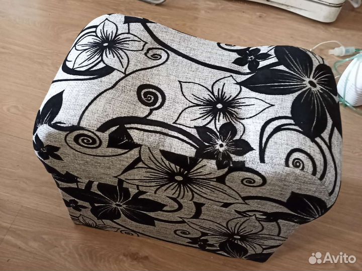 Пуфик в прихожую с ящиком