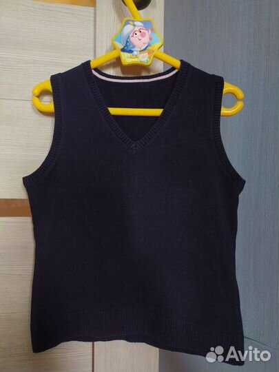 Школьная форма 1-3 класс б/у брюки, жилетка, кофта