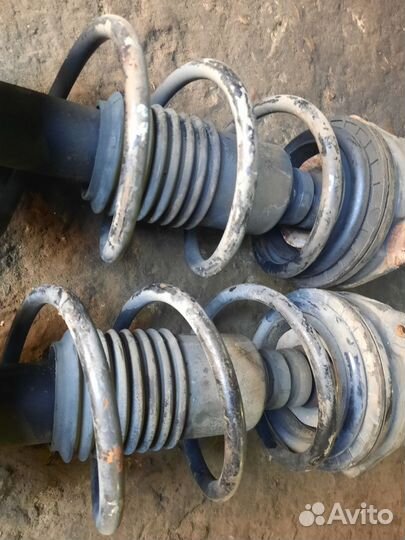 Стойка передняя левая Nissan Tiida C11