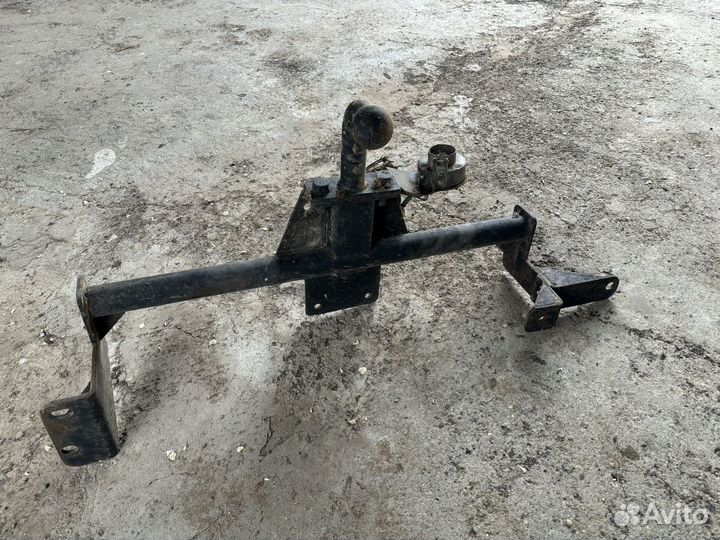 Фаркоп на ваз 2111