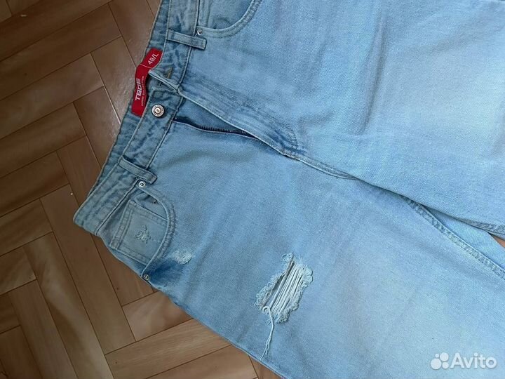 Джинсы широкие