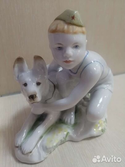 Статуэтка Юный пограничник. Мальчик с собакой