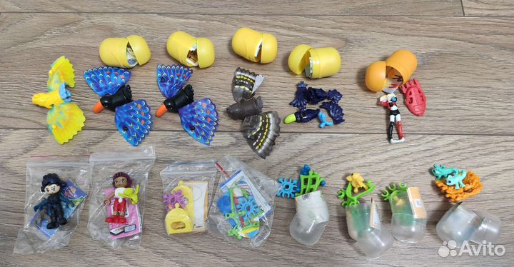 Игрушки из Киндер и чупа-чупс разные