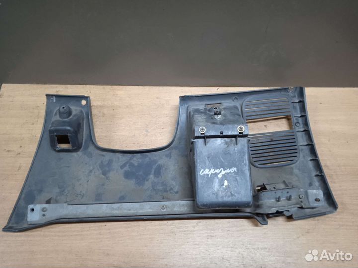 Накладка торпедо под руль Mitsubishi carisma