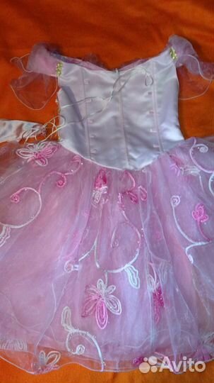 Розовое вечернее платье