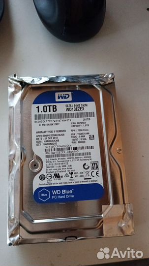 Жёсткий диск исправный 1тб western digital blue