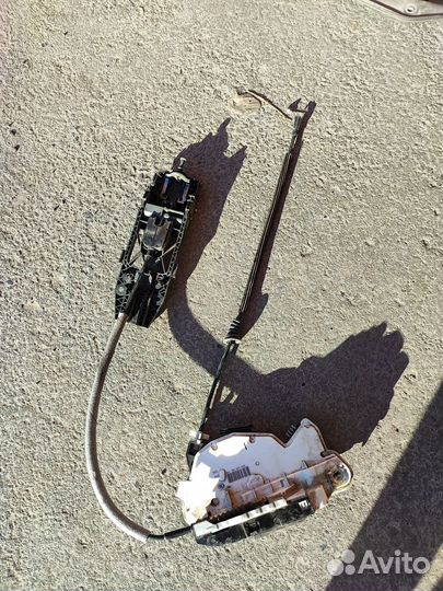 Ручка двери перед левой skoda superb II