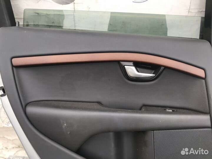 Накладка двери задней левой Volvo V70 (S) (2008-20