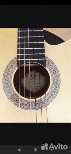 Гитара с подключением