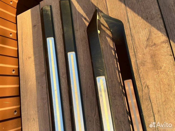 Накладка внутренняя порог передняя Audi A8 D3 3.2