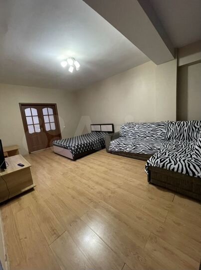 2-к. квартира, 80 м², 4/9 эт.