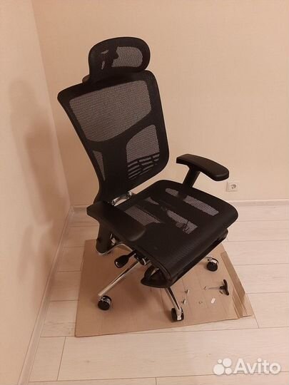 Эргономичное кресло Expert Star с подножкой