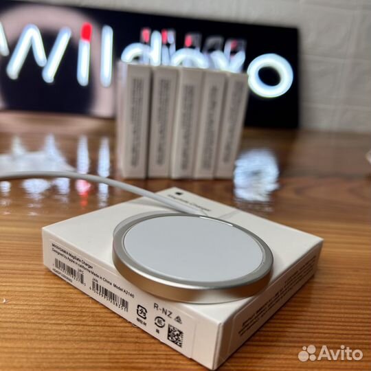 Беспроводная magsafe зарядка для iPhone