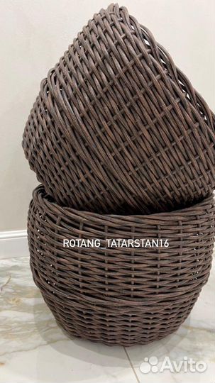 Кашпо из искусственного ротанга